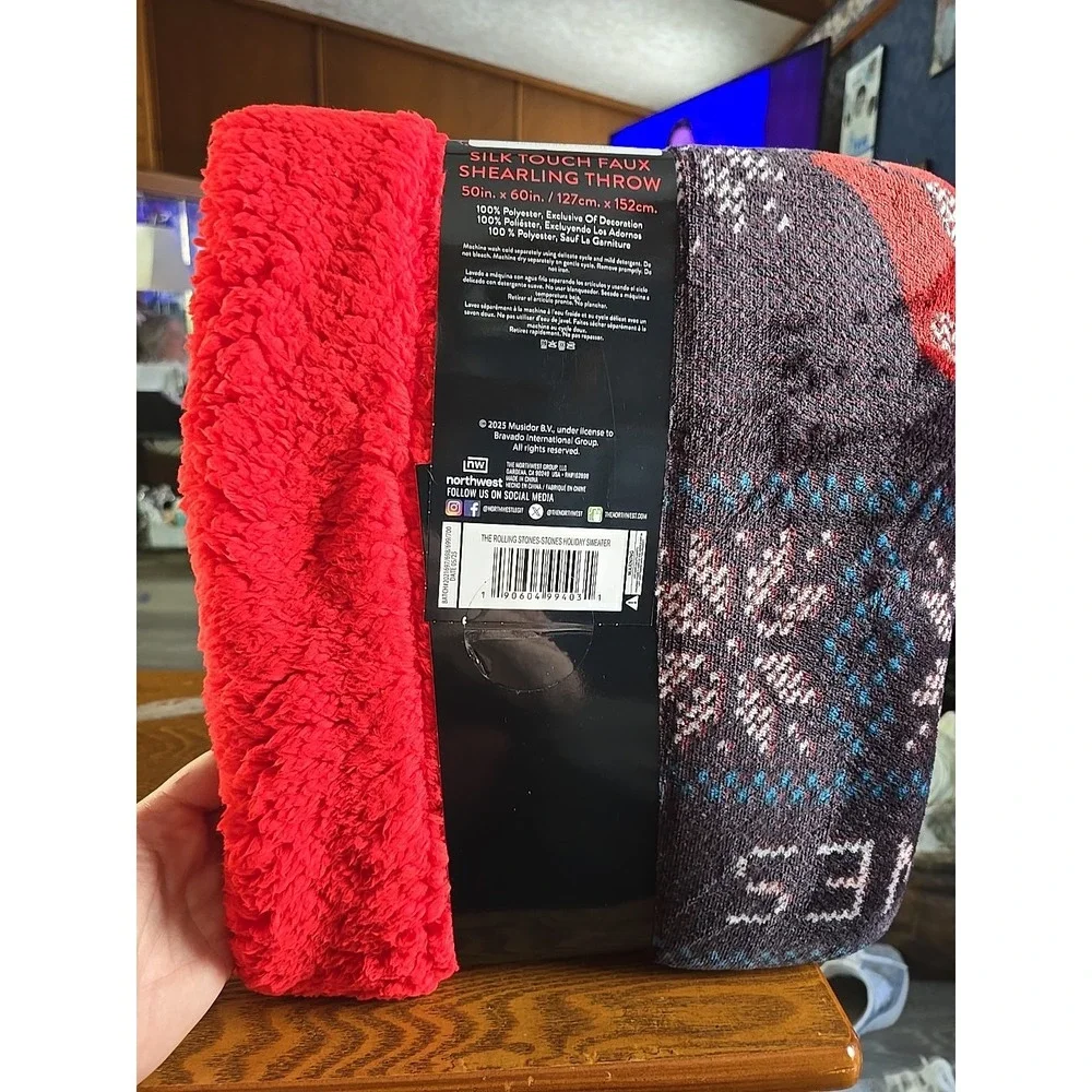 NEW The Rolling Stones‎ Holiday Sweater Sherpa Lined THROW BLANKET 50in x 60 in